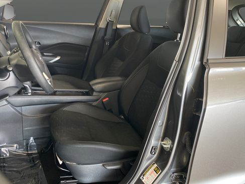 Used 2024 Nissan Kicks SV w/ Interior Electronics Package FWD image 9
