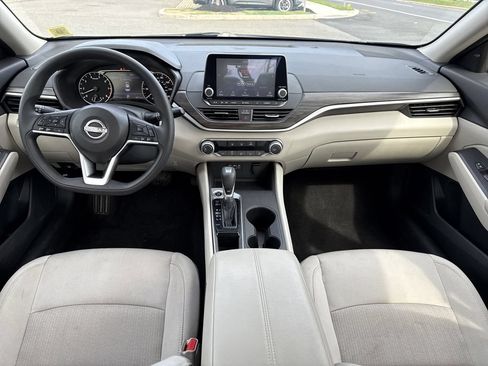 Certified 2025 Nissan Altima 2.5 SV FWD image 11