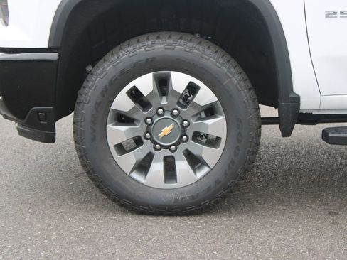 New 2026 Chevrolet Silverado 2500 Custom w/ Custom Value Package AWD/4WD image 18