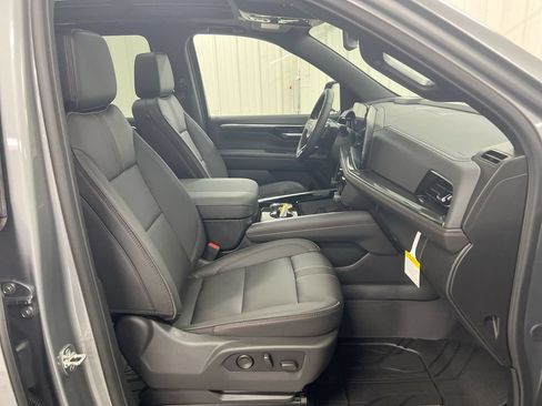 New 2026 Chevrolet Suburban RST w/ RST Capability Package AWD/4WD image 23