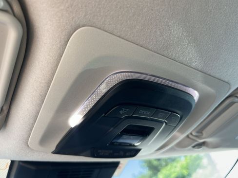 Used 2025 Toyota Corolla LE FWD image 28