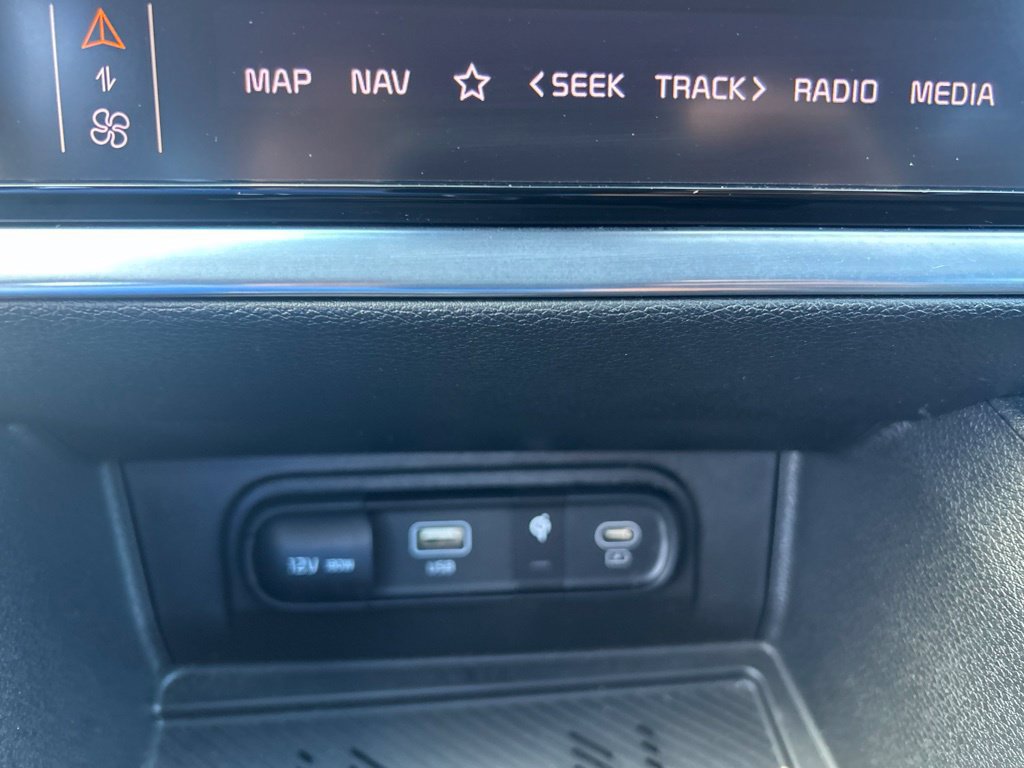 Used 2025 Kia Sportage EX FWD image 38