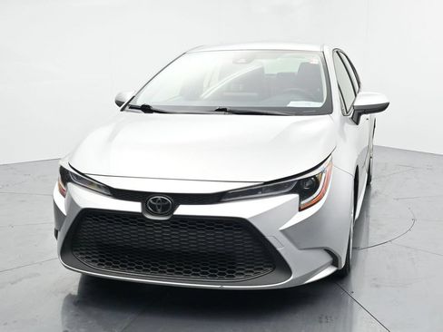 Used 2022 Toyota Corolla LE FWD image 3