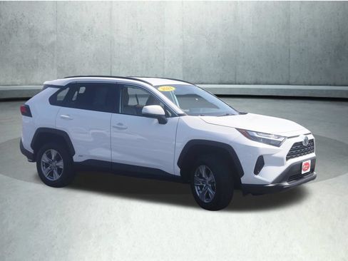 Used 2024 Toyota RAV4 XLE AWD/4WD image 12