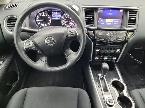 Used 2017 Nissan Pathfinder SV image 22