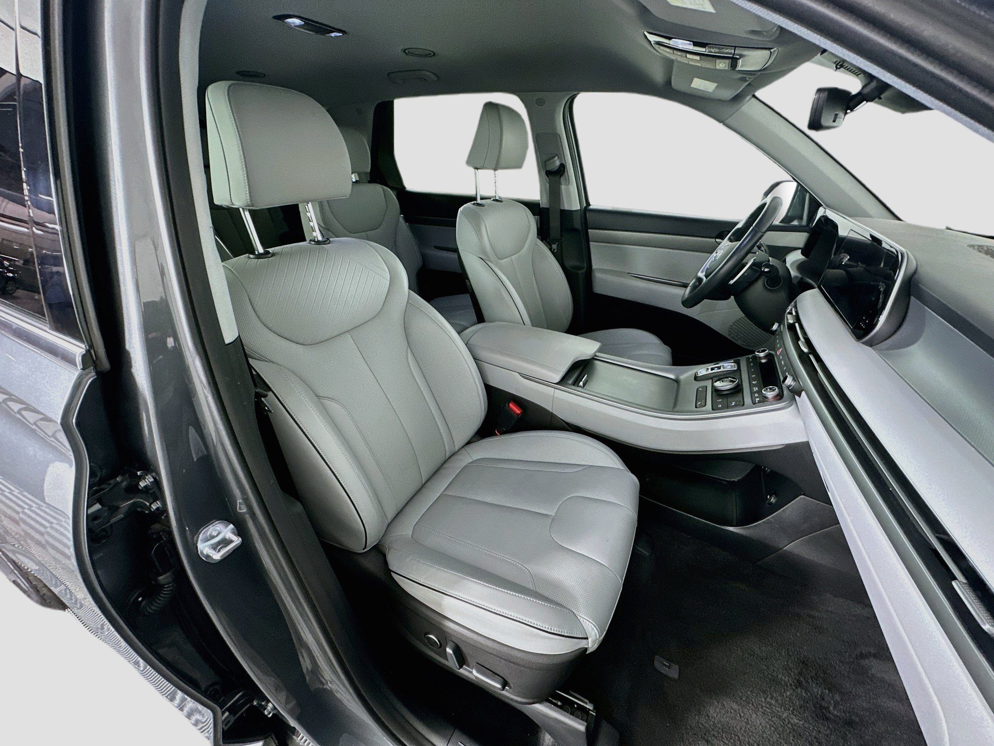 Used 2025 Hyundai Palisade SEL FWD image 34