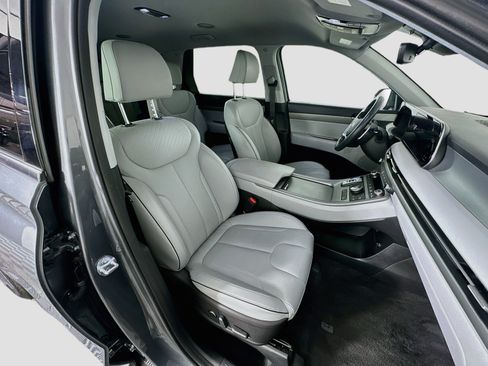 Used 2025 Hyundai Palisade SEL FWD image 34