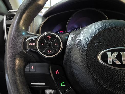 Used 2016 Kia Soul image 16