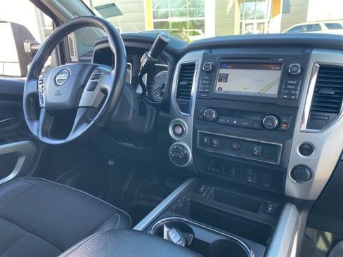 Used 2018 Nissan Titan PRO-4X image 27