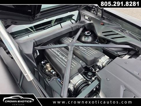 Used 2020 Lamborghini Huracan EVO image 24