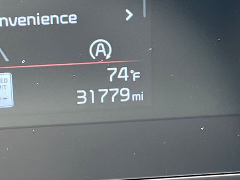 Used 2025 Kia Sportage LX FWD image 39