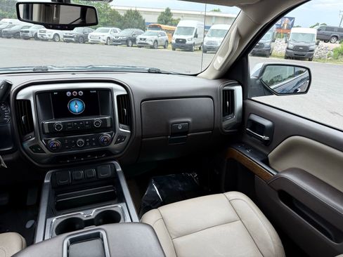Used 2015 Chevrolet Silverado 1500 LTZ AWD/4WD image 31