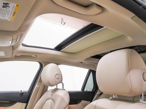 Used 2021 Mercedes-Benz GLC 300 image 10