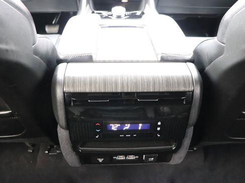 Used 2024 Jeep Wagoneer L Series II w/ Flexible Seating Group image 22