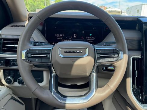 Used 2025 GMC Yukon XL Denali w/ Sun & Power Step Package AWD/4WD image 26