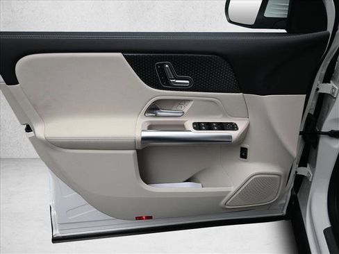 Certified 2025 Mercedes-Benz GLA 250 4MATIC image 19