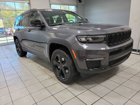 New 2025 Jeep Grand Cherokee L Limited w/ Black Appearance Package image 2