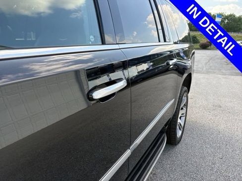 Used 2017 Cadillac Escalade ESV Luxury RWD image 20
