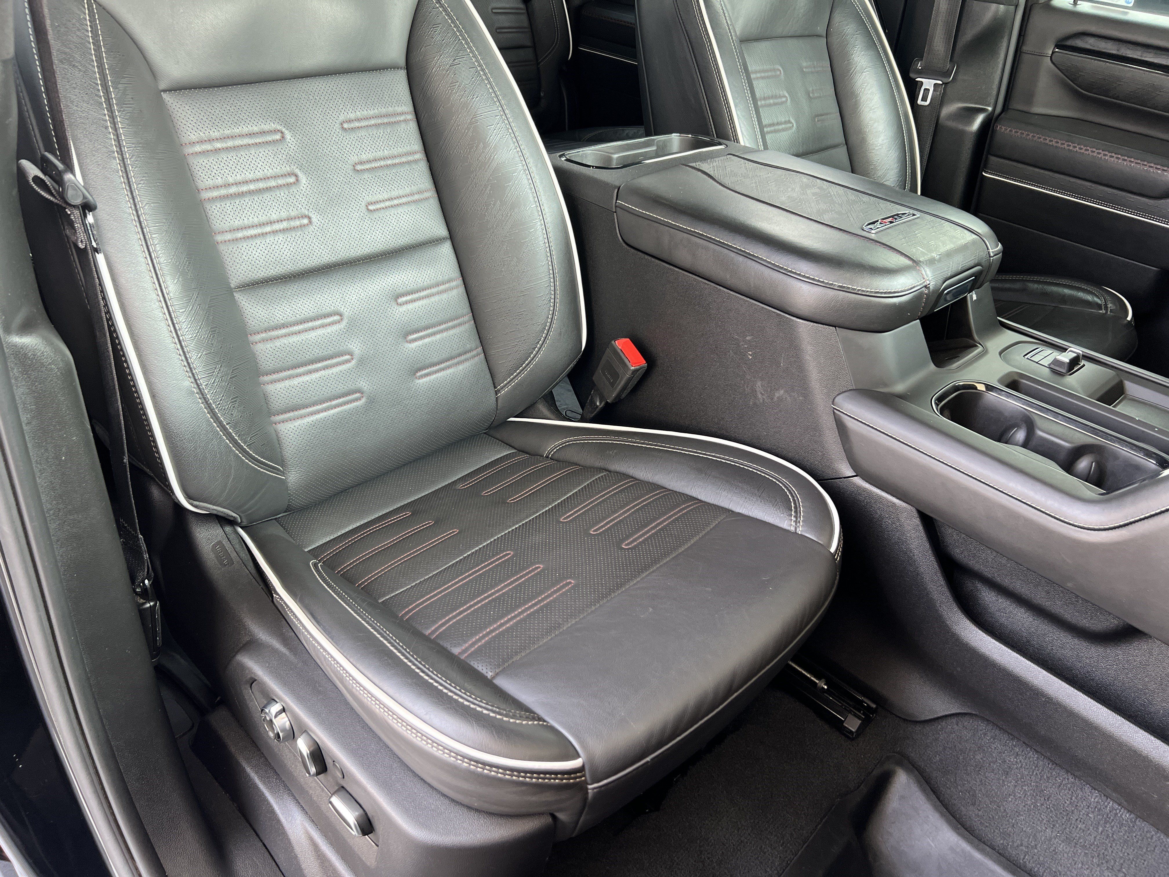Used 2024 GMC Sierra 2500 AT4X AWD/4WD image 24
