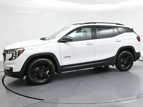Used 2022 GMC Terrain AT4 AWD/4WD image 4