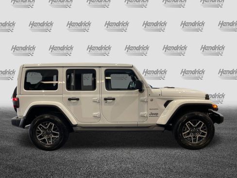 Used 2024 Jeep Wrangler Unlimited Sahara w/ Technology Group AWD/4WD image 11