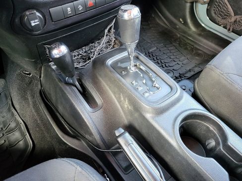 Used 2015 Jeep Wrangler Unlimited Sport AWD/4WD image 24