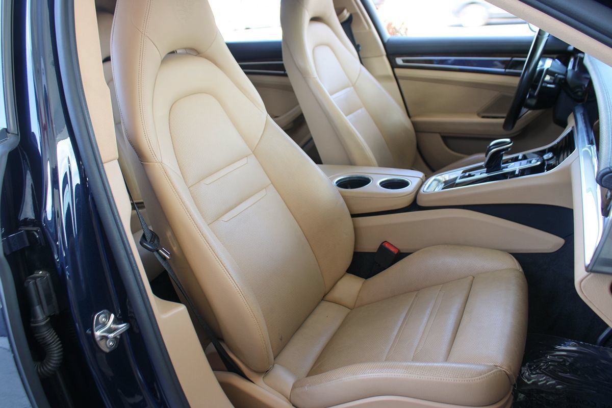 Used 2020 Porsche Panamera 4 E-Hybrid AWD/4WD image 22