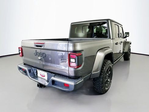 Used 2024 Jeep Gladiator Sport AWD/4WD image 5