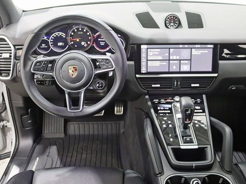 Used 2021 Porsche Cayenne S image 13