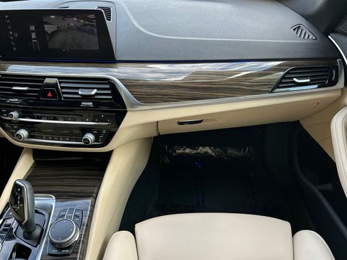 Used 2018 BMW 530i RWD image 31