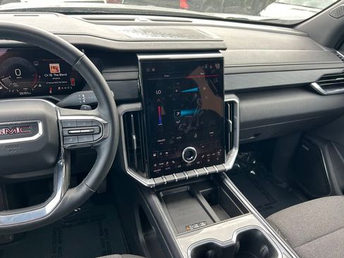 Used 2025 GMC Acadia Elevation FWD image 18