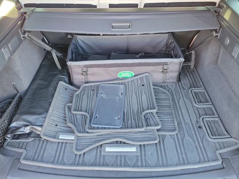 Used 2022 Land Rover Range Rover Velar R-Dynamic S image 8