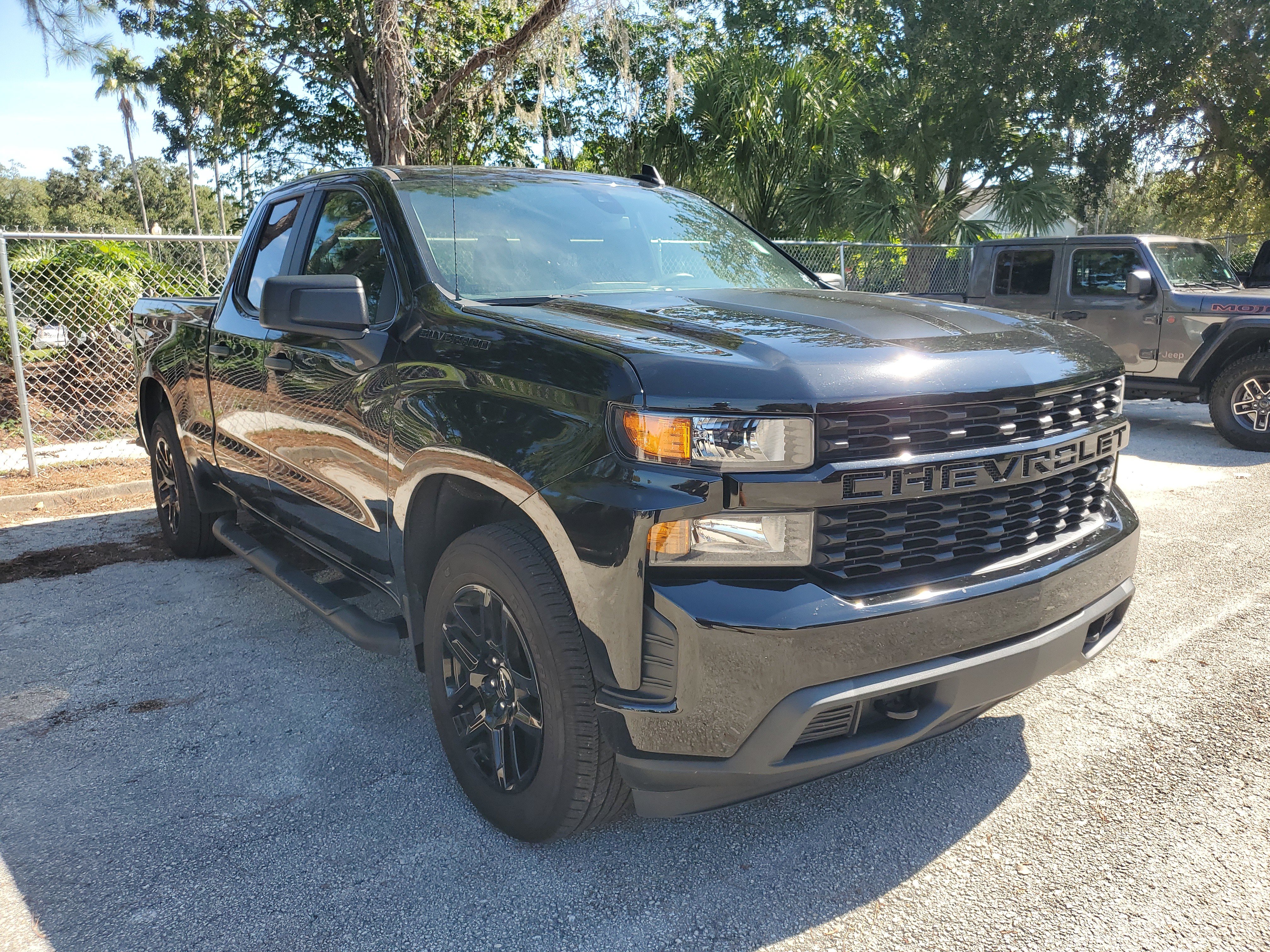Used 2022 Chevrolet Silverado 1500 Custom w/ Rally Edition RWD image 2