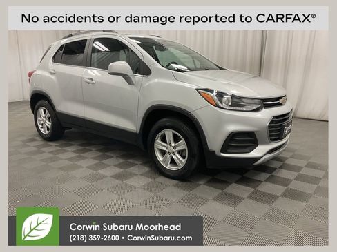 Used 2020 Chevrolet Trax LT w/ LT Convenience Package image 1