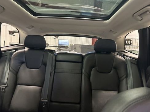 Used 2020 Volvo XC60 T6 Momentum image 16