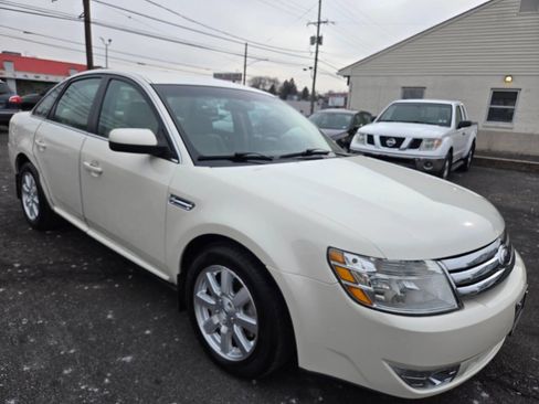 Used 2009 Ford Taurus SE image 4