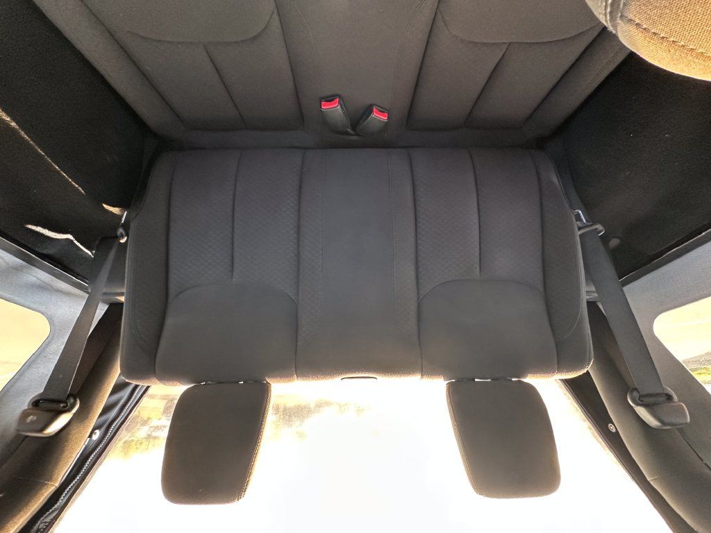 Used 2018 Jeep Wrangler Sport w/ Connectivity Group AWD/4WD image 27