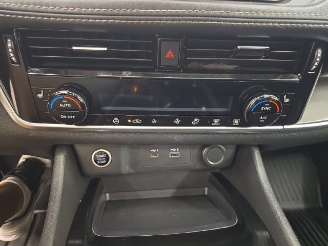 Used 2021 Nissan Rogue SV w/ Premium Package AWD/4WD image 25