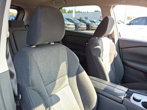 Used 2025 Nissan Rogue SV image 13