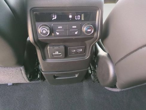 Certified 2023 GMC Acadia SLT w/ Preferred Package AWD/4WD image 22