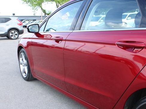 Used 2015 Ford Fusion SE image 46