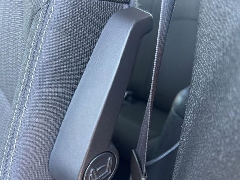 Used 2017 Chevrolet Traverse LT image 32