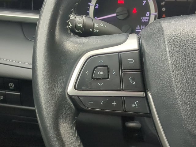 Used 2023 Toyota Highlander XSE FWD image 31