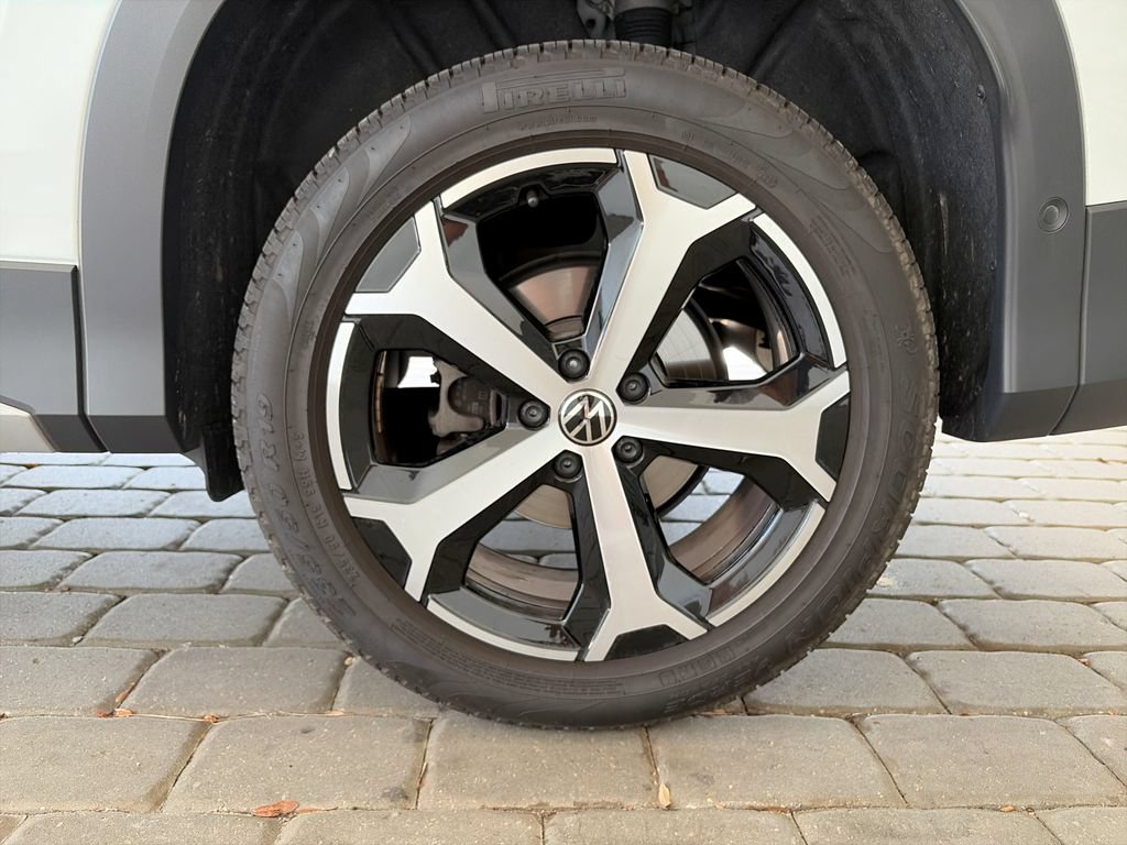 Certified 2025 Volkswagen Tiguan SE AWD/4WD image 41