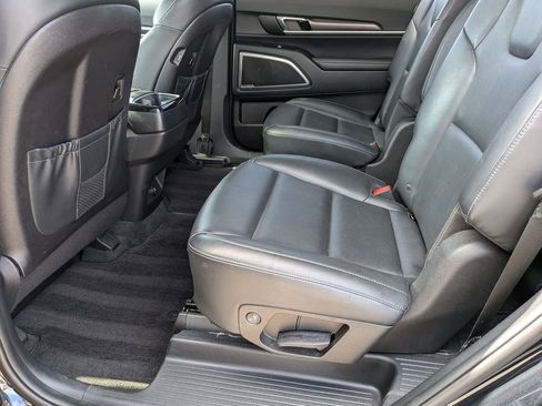 Used 2025 Kia Telluride S FWD image 29