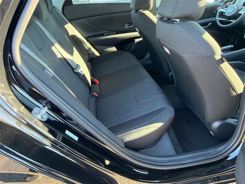 New 2026 Hyundai Elantra SE image 15