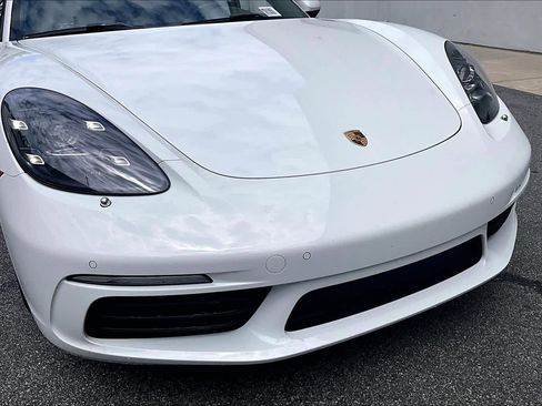 Used 2021 Porsche 718 Boxster RWD image 26