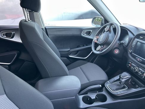 Used 2024 Kia Soul LX w/ Option Group 015 FWD image 8