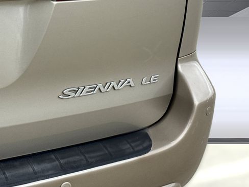 Used 2008 Toyota Sienna LE FWD image 24