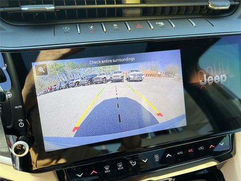 New 2026 Jeep Grand Cherokee Limited image 28